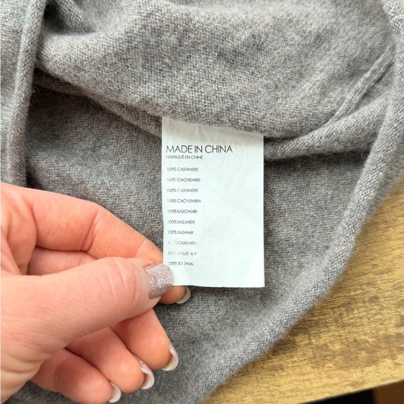 Club Monaco Women’s Gray Long Sleeve Cashmere Sweater Size Small - Picture 6 of 8